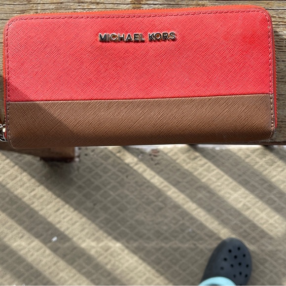 Michael Kors Jet Set ZA Continental Leather Zip wallet - Picture 5 of 16